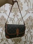 Louis Vuitton таза усталган