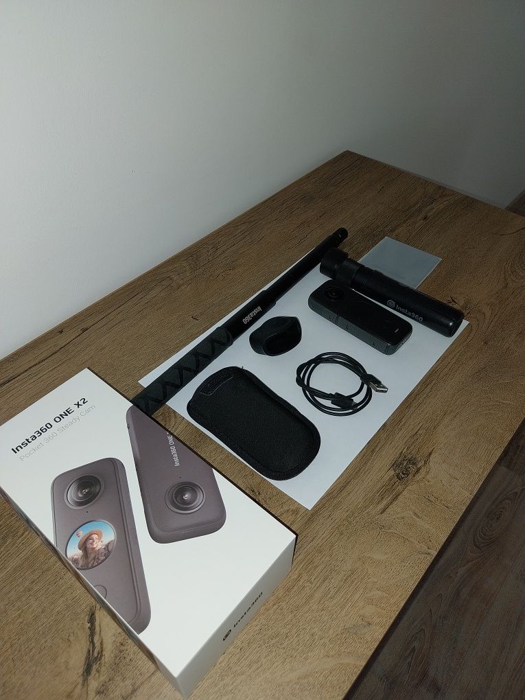 Insta 360 X2 екшън камера