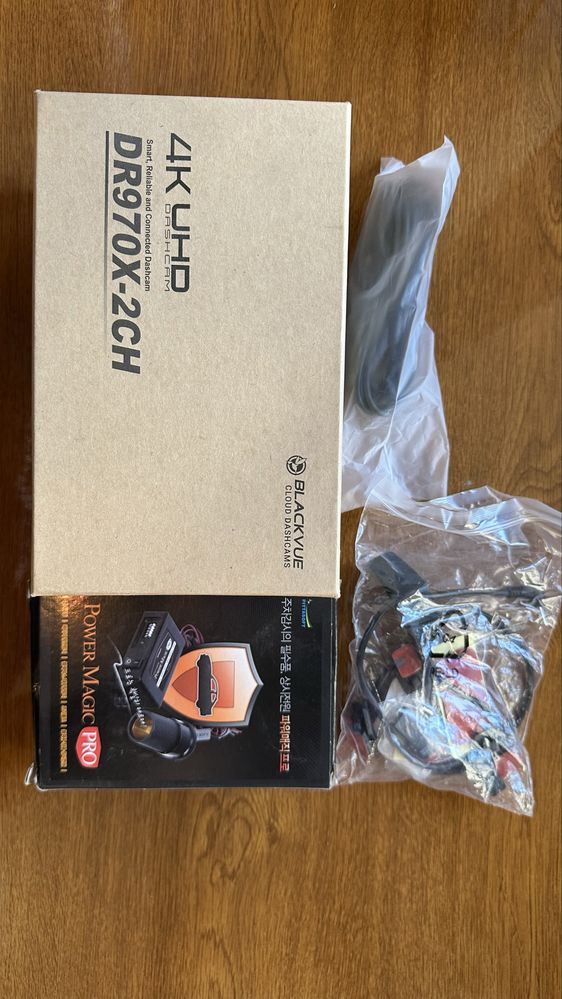 Продам видеорегистратор Blackvue 970x