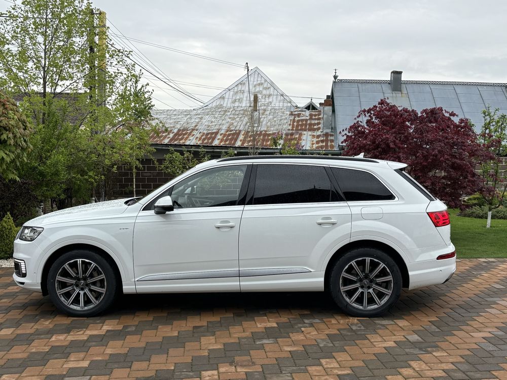 Audi Q7 E-TRONE Plug In Hybrid