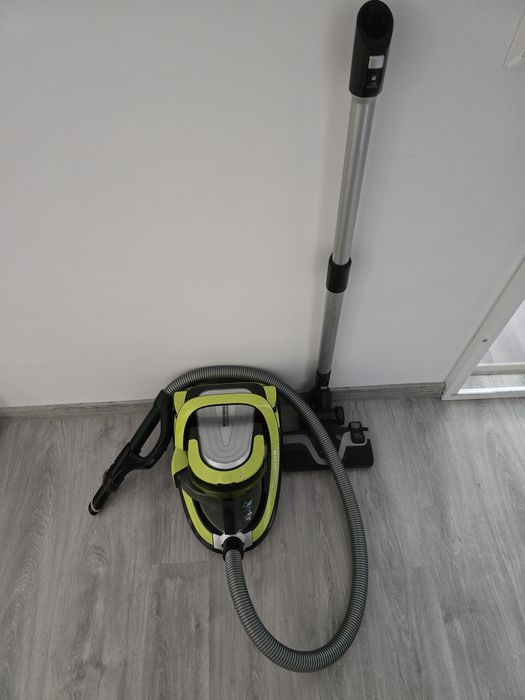 Vând aspirator robot Xiaomi