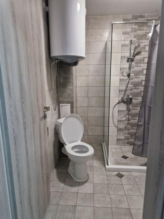 Дава се под наем Двустаен апартамент в Варна, Лятно кино Тракия - 75 кв.м за 425 € - Снимка #3