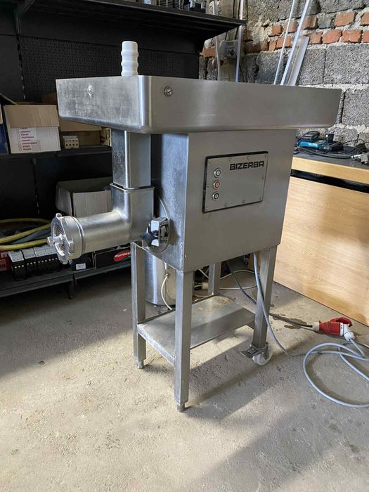 Професионален Волф, Месомелачка