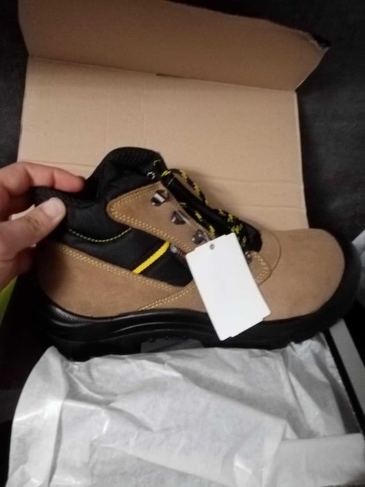 Работни ботуши с бомбе