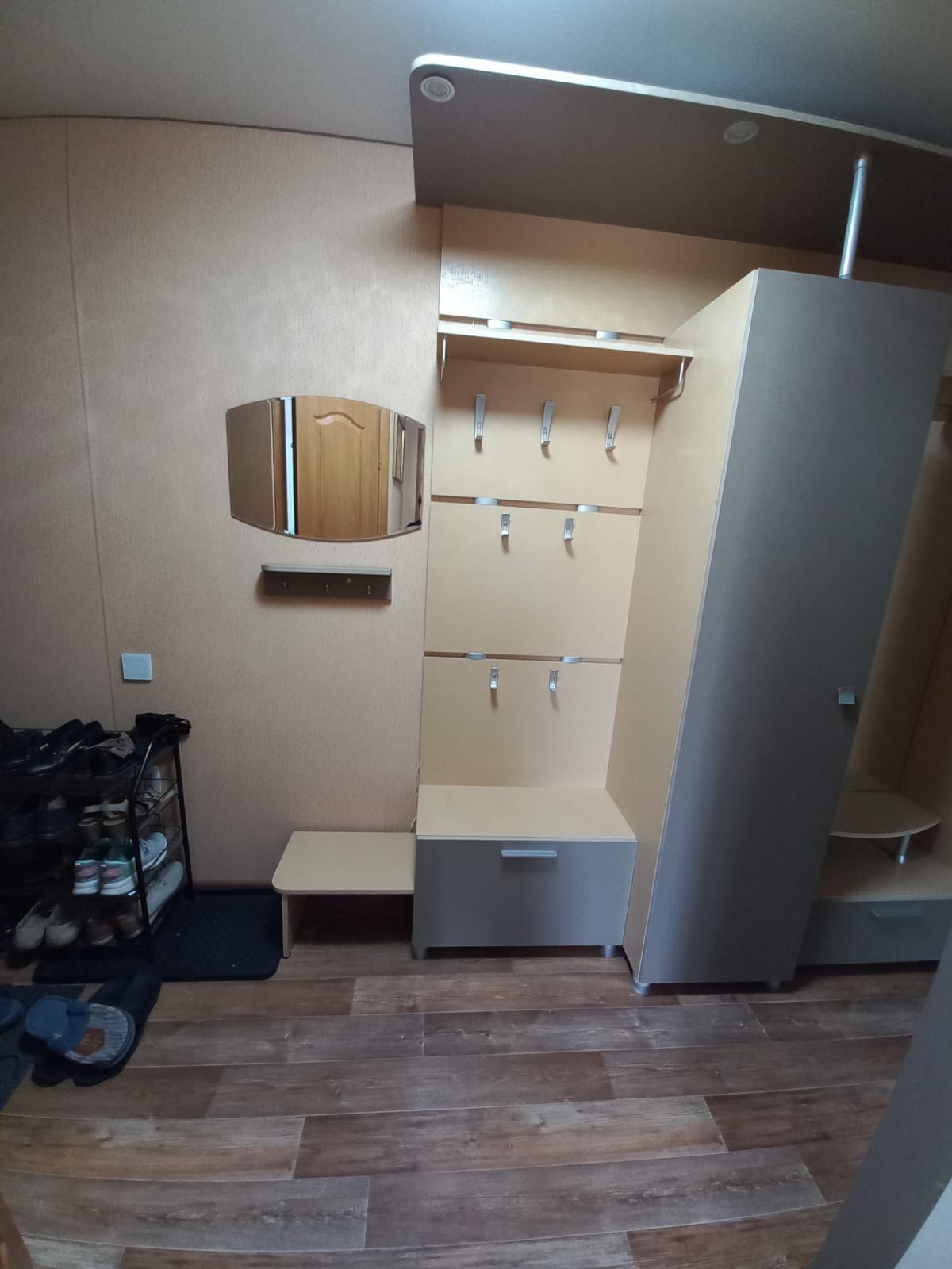 Продам прихожую  хорошом состоянии