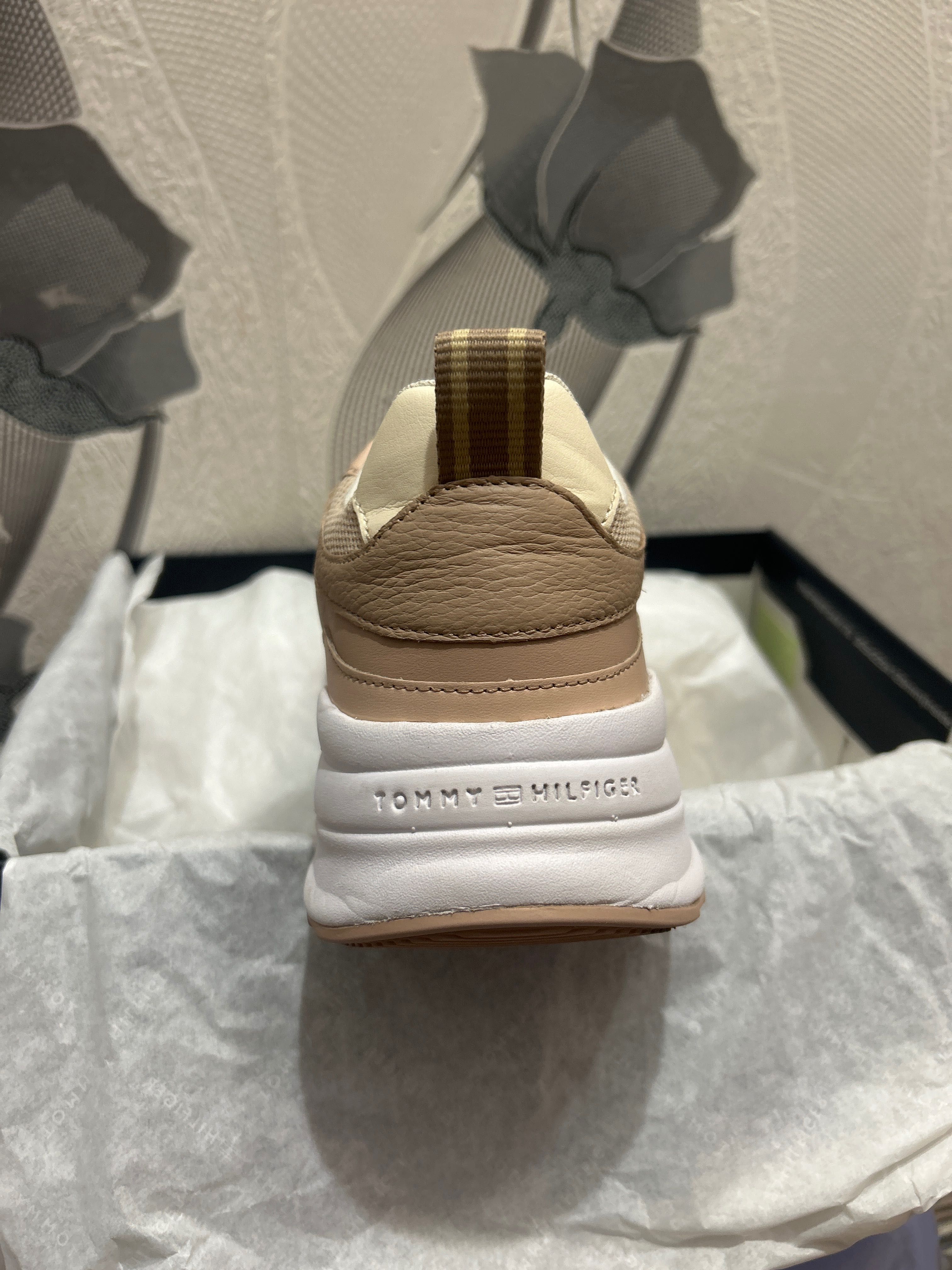 Tommy Hilfiger 39 номер
