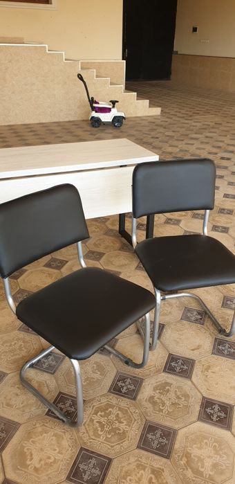 Parta loft, silvia stul, doska, proyektor, doska admin stoli lampochka