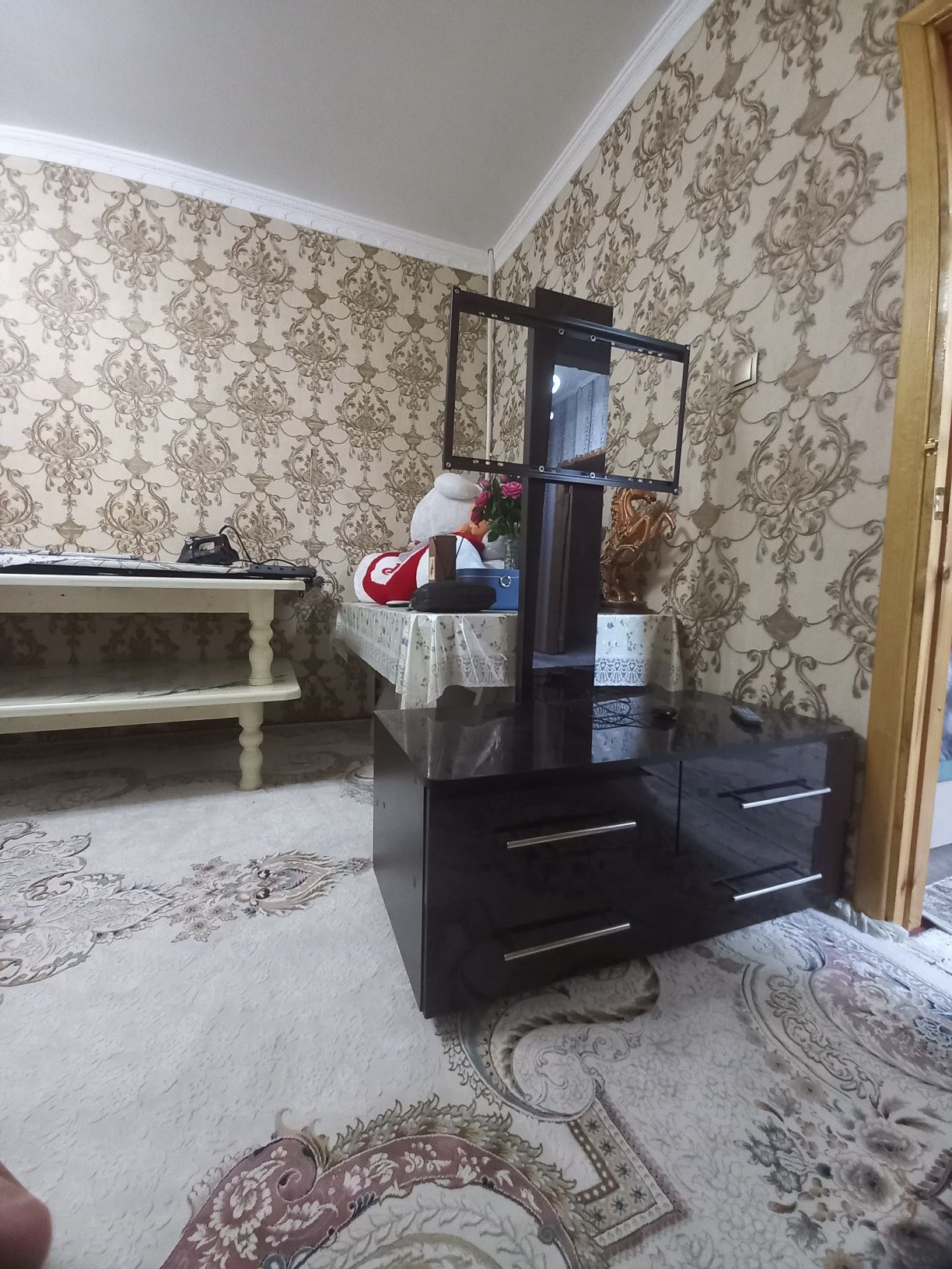 Подставка под телевизор