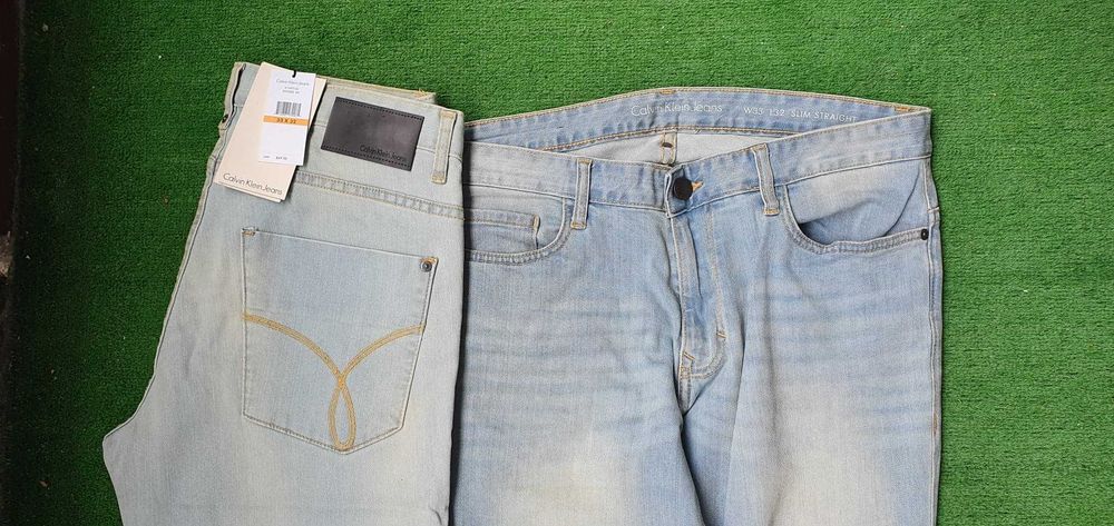 Blugi Calvin Klein