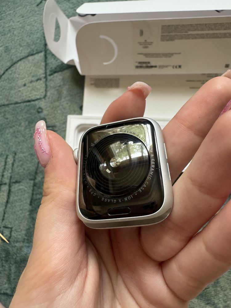 Apple Watch SE 44mm Silver Aluminum