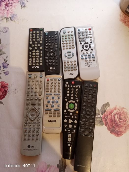 Пульты разные бу.