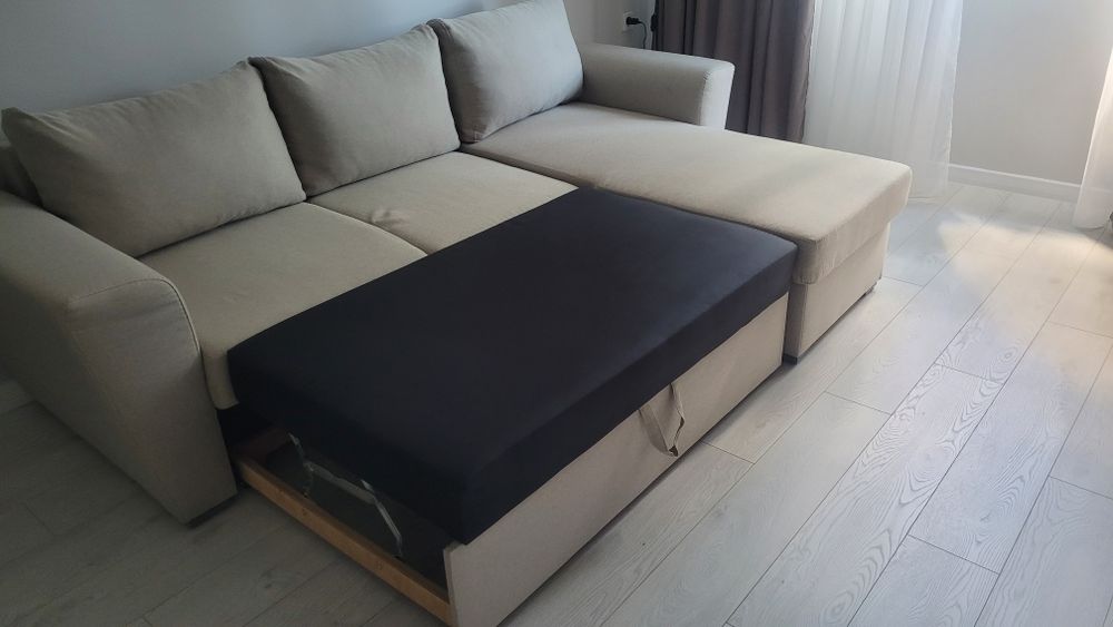 Светъл Ъглов   Диван