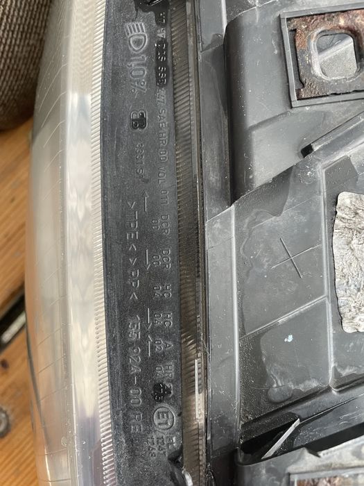 Оригинални фарове за ауди а 6 ксенонови оборудвани цената е за комплек