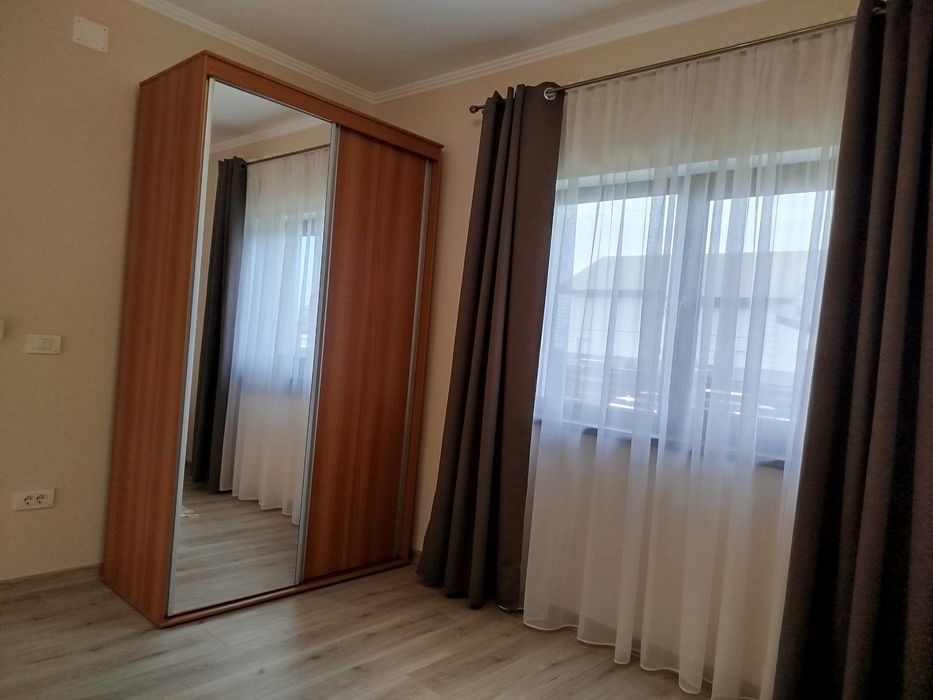 Proprietar închiriez duplex Moșnița Nouă,4 camere