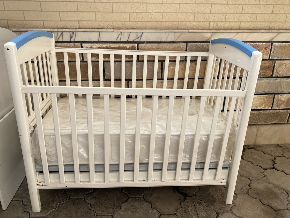 Детский мебел Б/у матрас новый