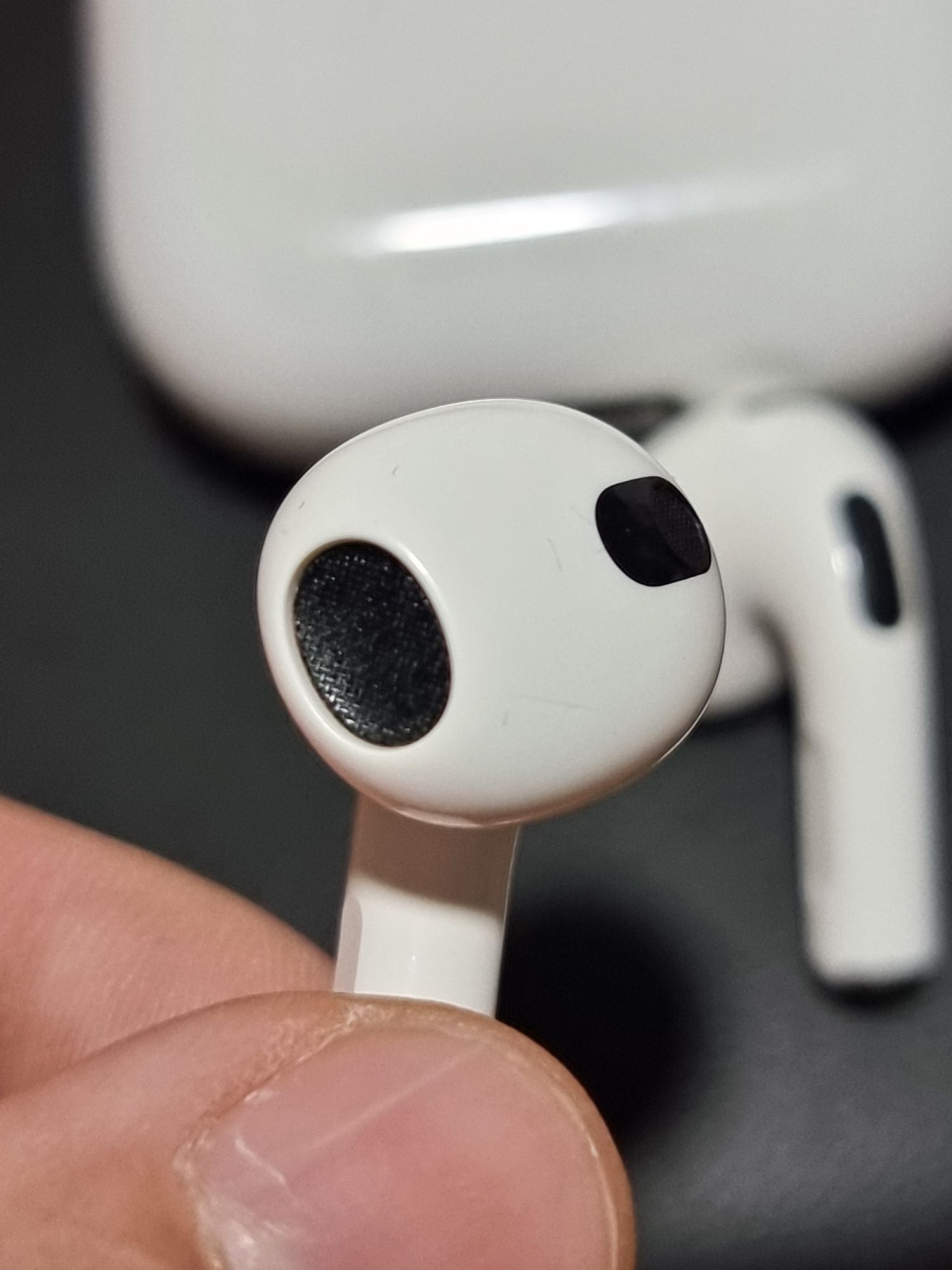 Galaxy watch 4 (2ta), Airpods 3, Galaxy Buds Live like new