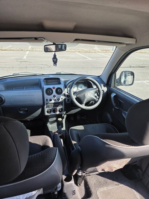 Vand Peugeot Partner cu rampa petru persoane cu dizabilitati