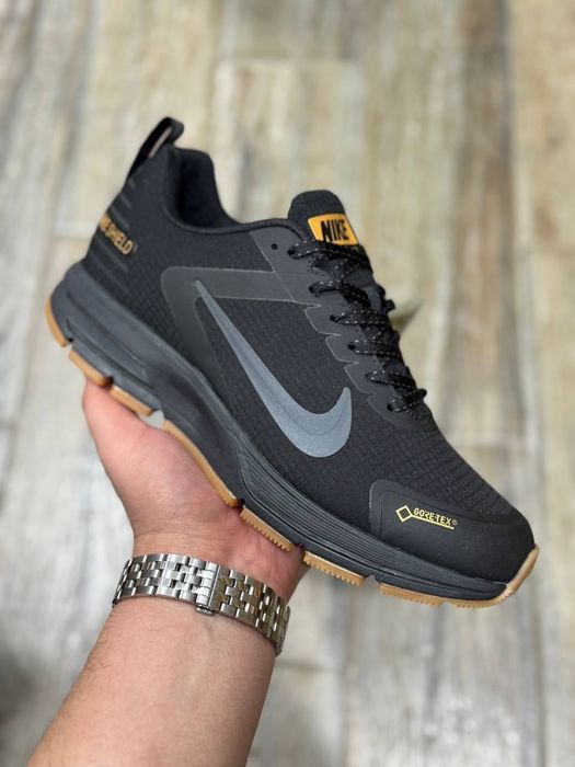 Nike gore tex         .