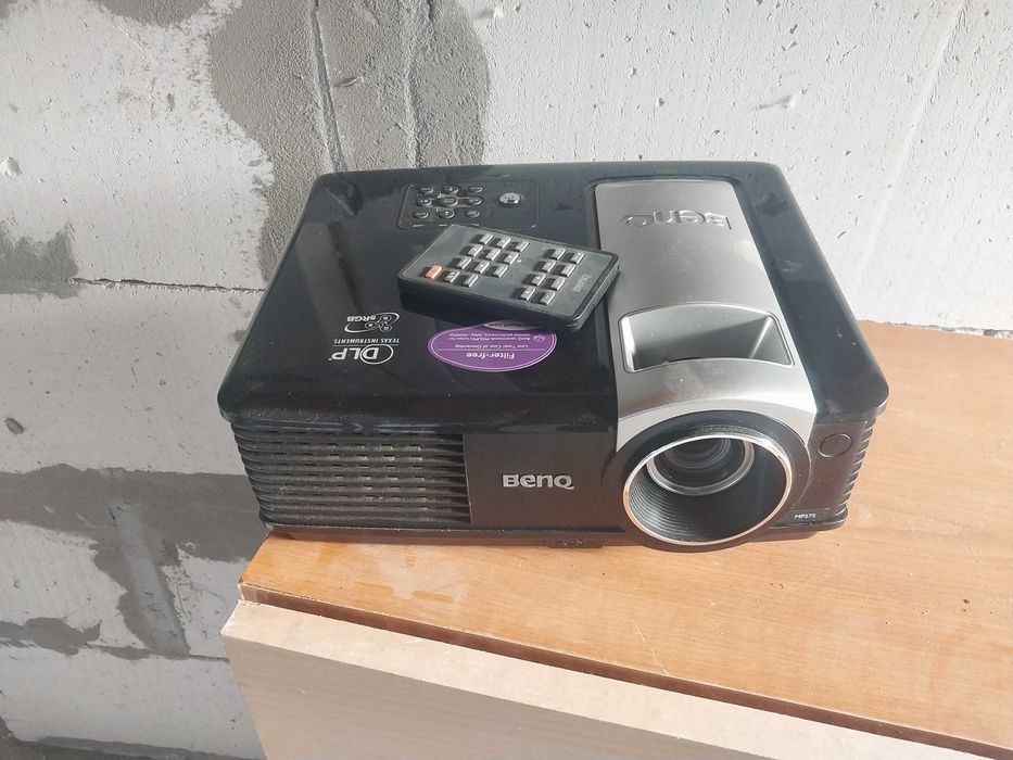 Videoproiector Benq MP575