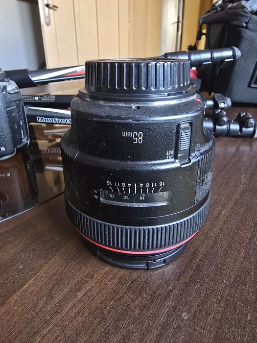 Canon 5D mark 3, Canon EF 85mm f/1.2L II USM, Manfrotto,Tamrac