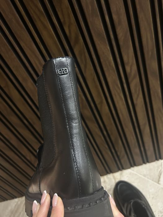 Боти от естествена кожа