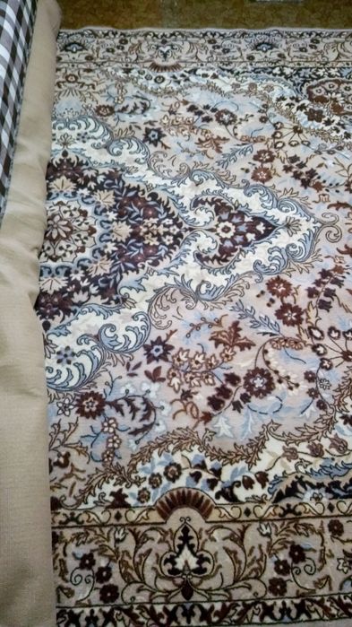 Ковер в хорошем состоянии