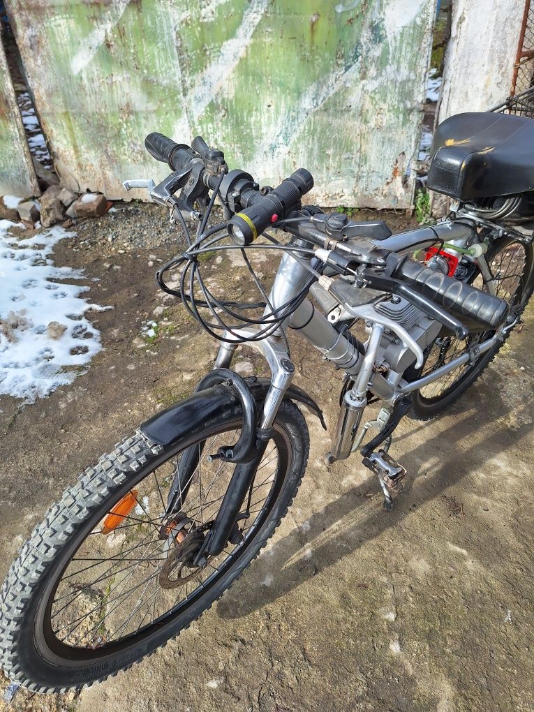 Bicicleta cu motor