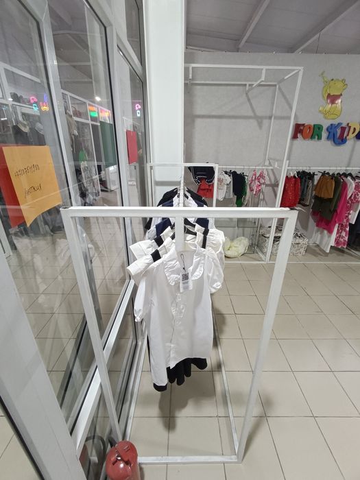 Железные стойки для вещей