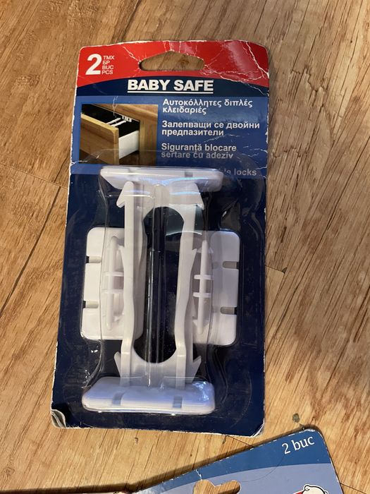 Protectii sertare / sigurante pentru blocarea usilor si sertarelor