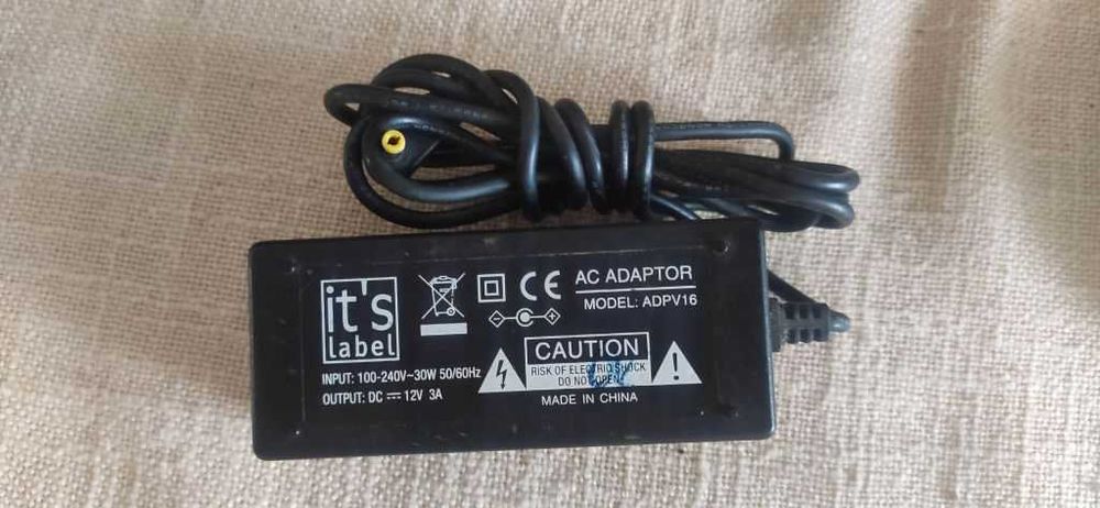 Alimentator/incarcator 12V / 6,67A , model Philips  MDS-080AAS12