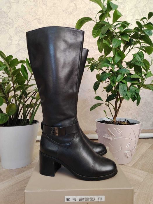 Продам натуральные зимние женские сапоги