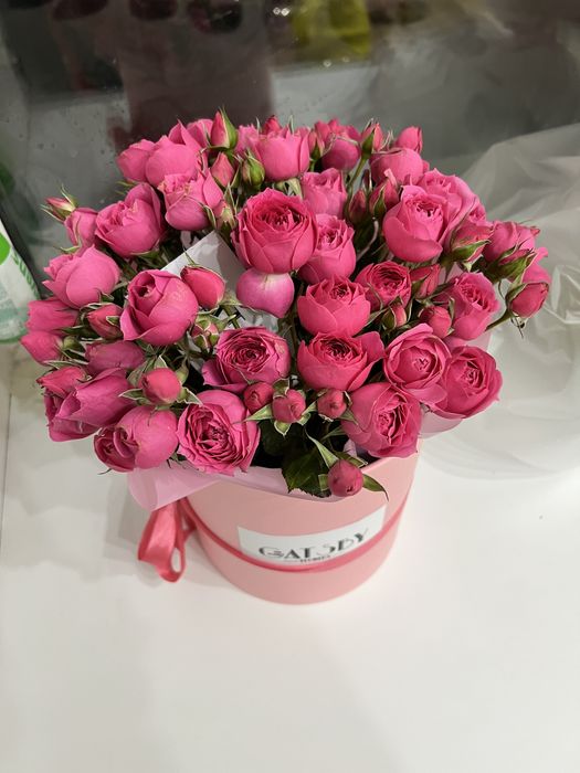 Свежие цветы в коробке