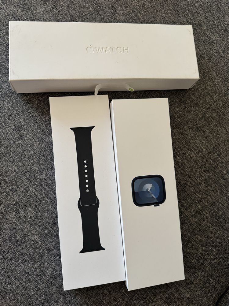 Apple Watch Series 9 (45mm, Midnight, AI M/L, GPS)