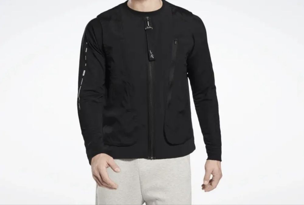 Продается Жилетка reebok