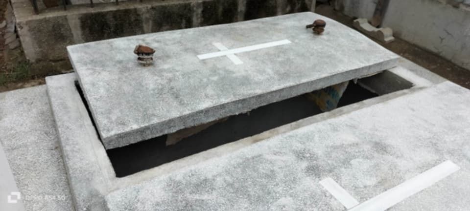 De vânzare ,loc de veci