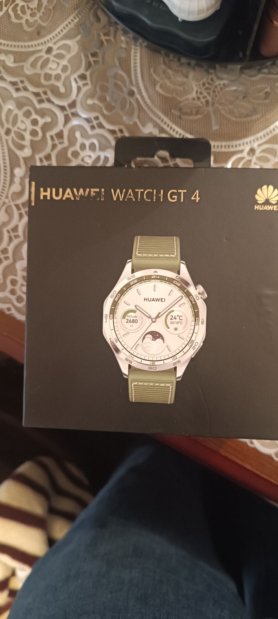 Срочно продам часы Huawei watch 4 GT в комплекте есть все необходимые
