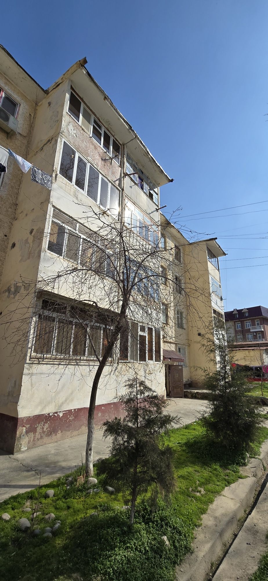 Продаётся 1 комнатная 2 этаж  Супер 16 школа