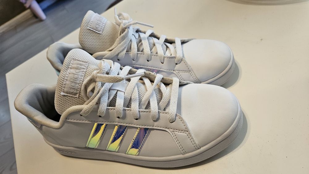 Маратонки adidas