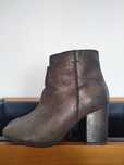 Botine din piele cu toc