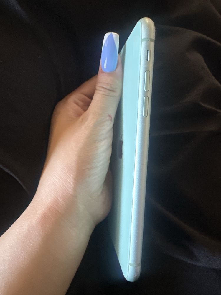 Iphone 11.  Sotiladi srochni