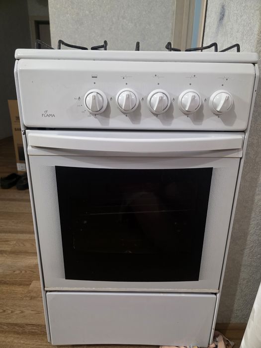 Продам газ плиту