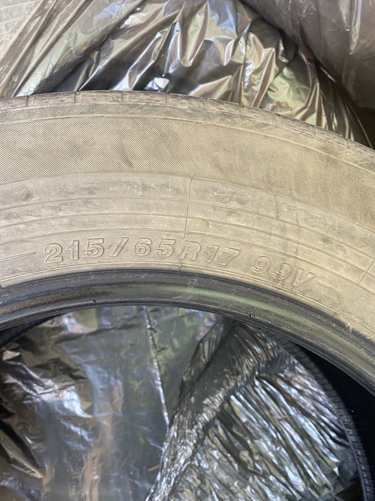 продам шины 215/65/17
