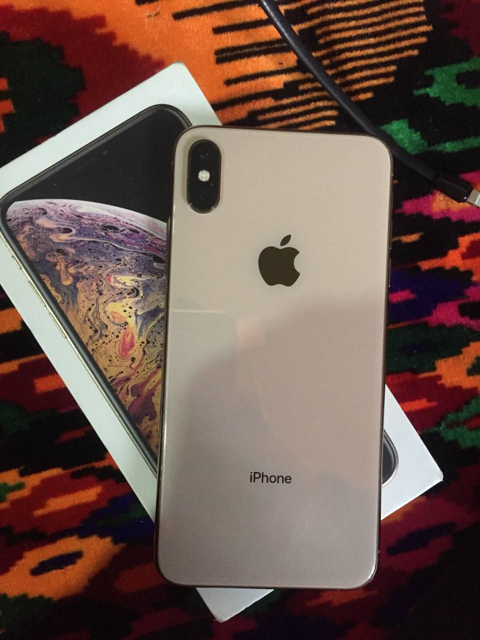 Iphone Xs Max 64 GB faqat tel qilinglar