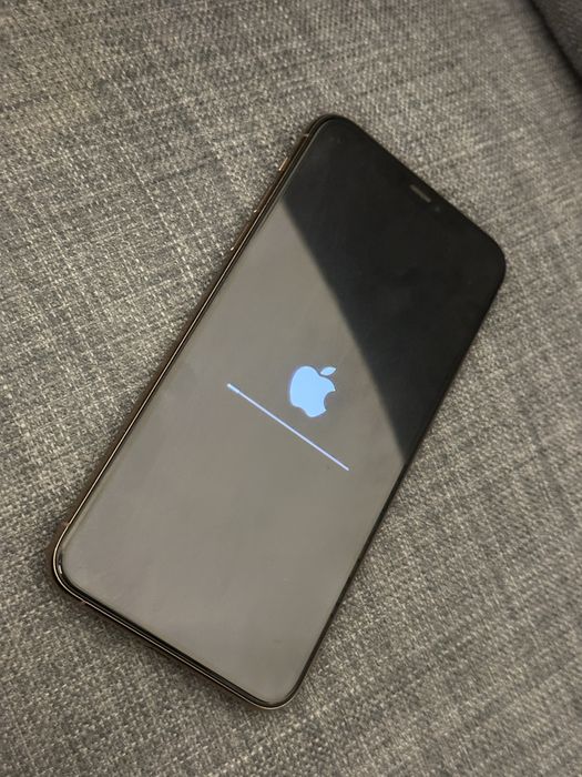 iPhone 11 Pro Max 256 GB • Золотой • Отличное состояние