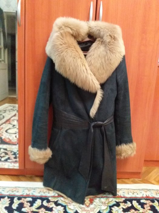 Продаётся женская дублёнка.