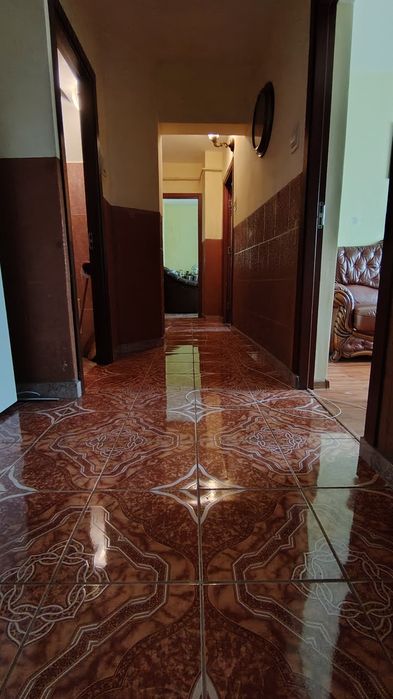 Apartament 3 camere de vânzare