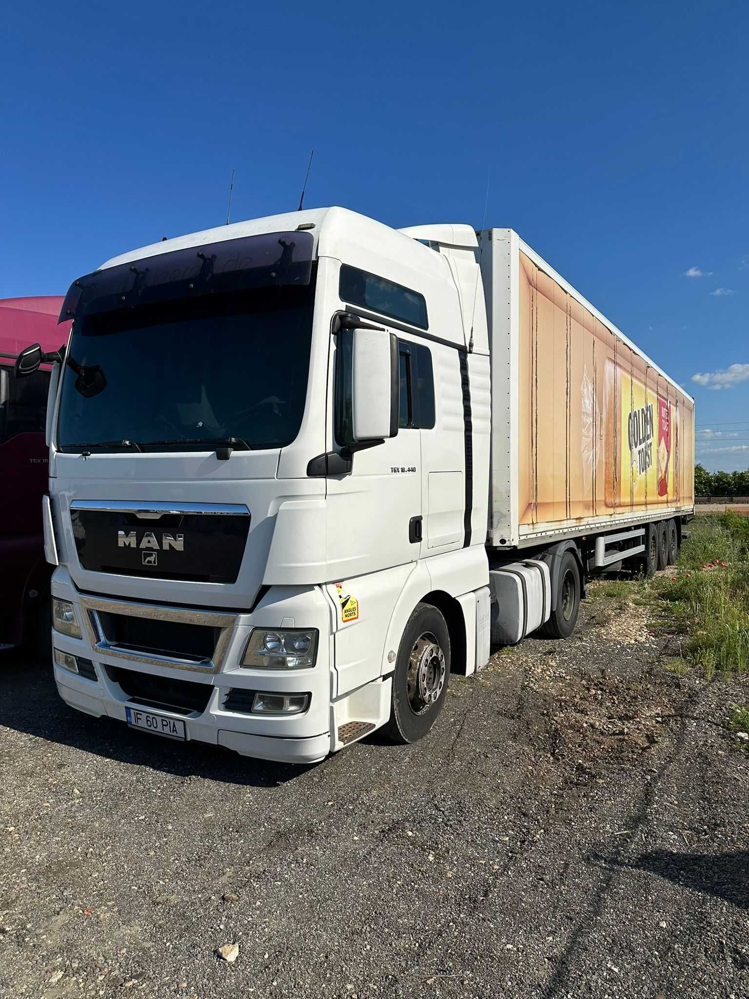 Ansamblu cap tractor MAN + Semiremorca izoterma cu lift.
