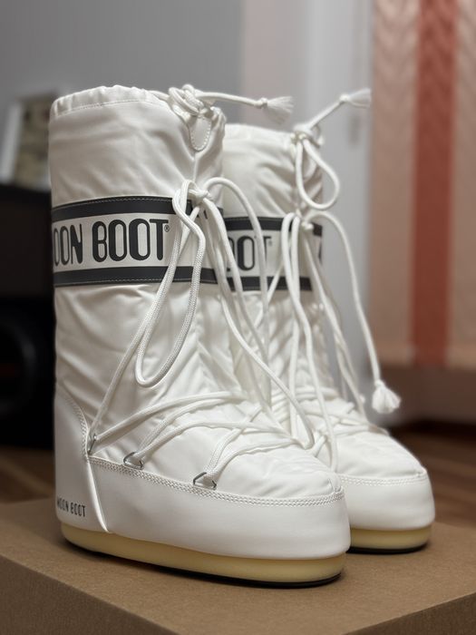 Moon Boots White Nylon NOI