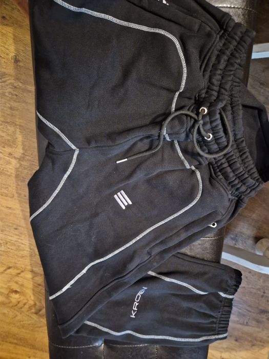 Kroen joggers size: L