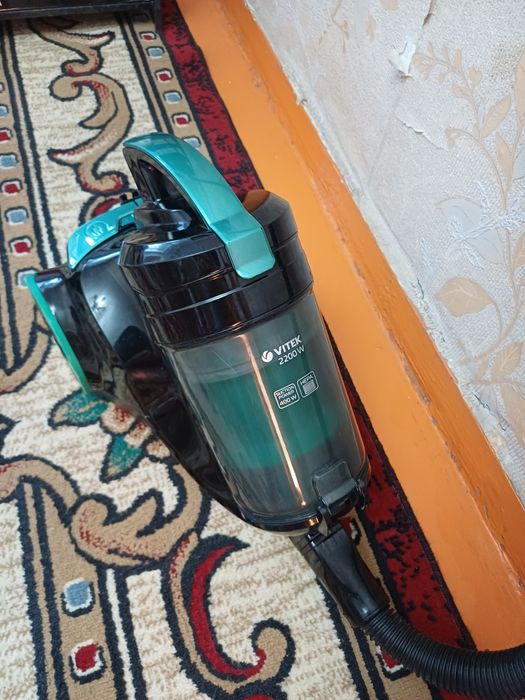 Пылесос Vitek VT - 8136.